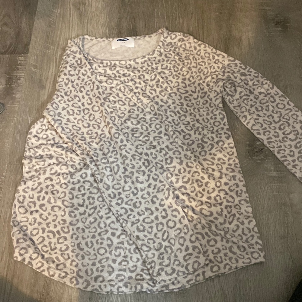 Old navy cheetah print long sleeve